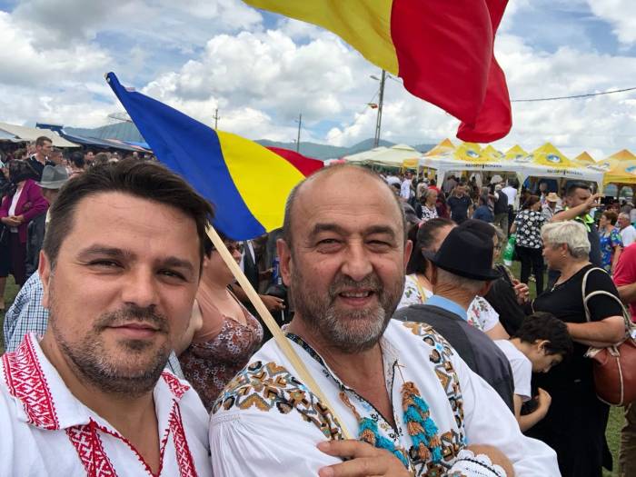 Consilierii lui Daea, plătiți de compania care a primit milioane de la&nbsp;minister