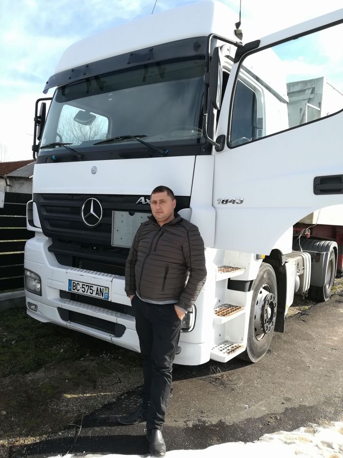 Șoferul Sorin Iancu a cumpărat, cu bani din irigații ai Ministerului Agriculturii, ferma familiei lui Paul&nbsp;Stănescu
